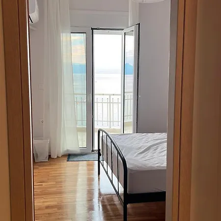 Апартаменты Jenny's Blue - Beachfront