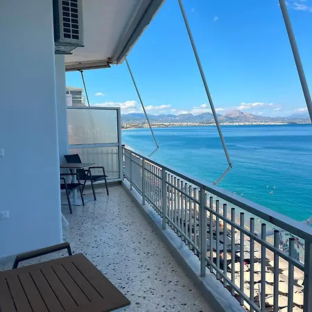 Jenny's Blue - Beachfront Лоутраки
