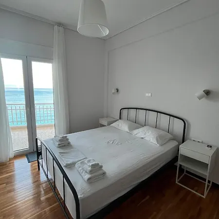 Апартаменты Jenny's Blue - Beachfront